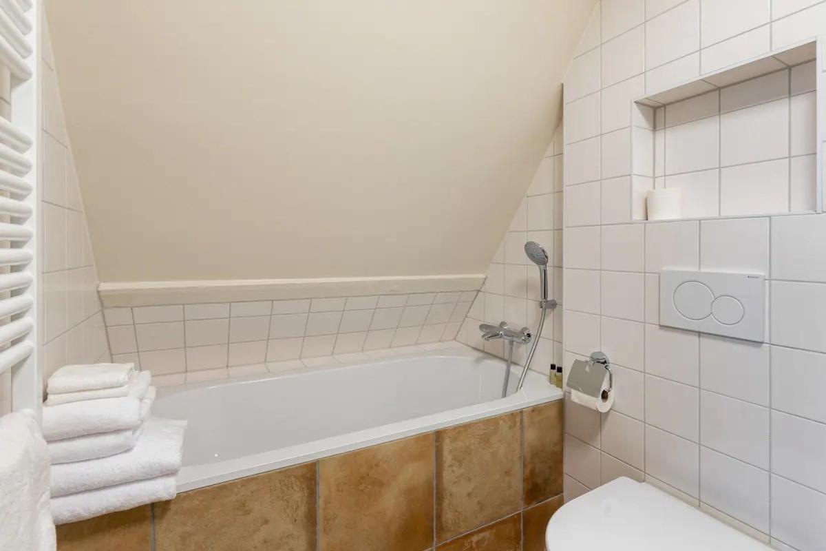 Boutique Hotel Jongwijs Westzaan Esterno foto