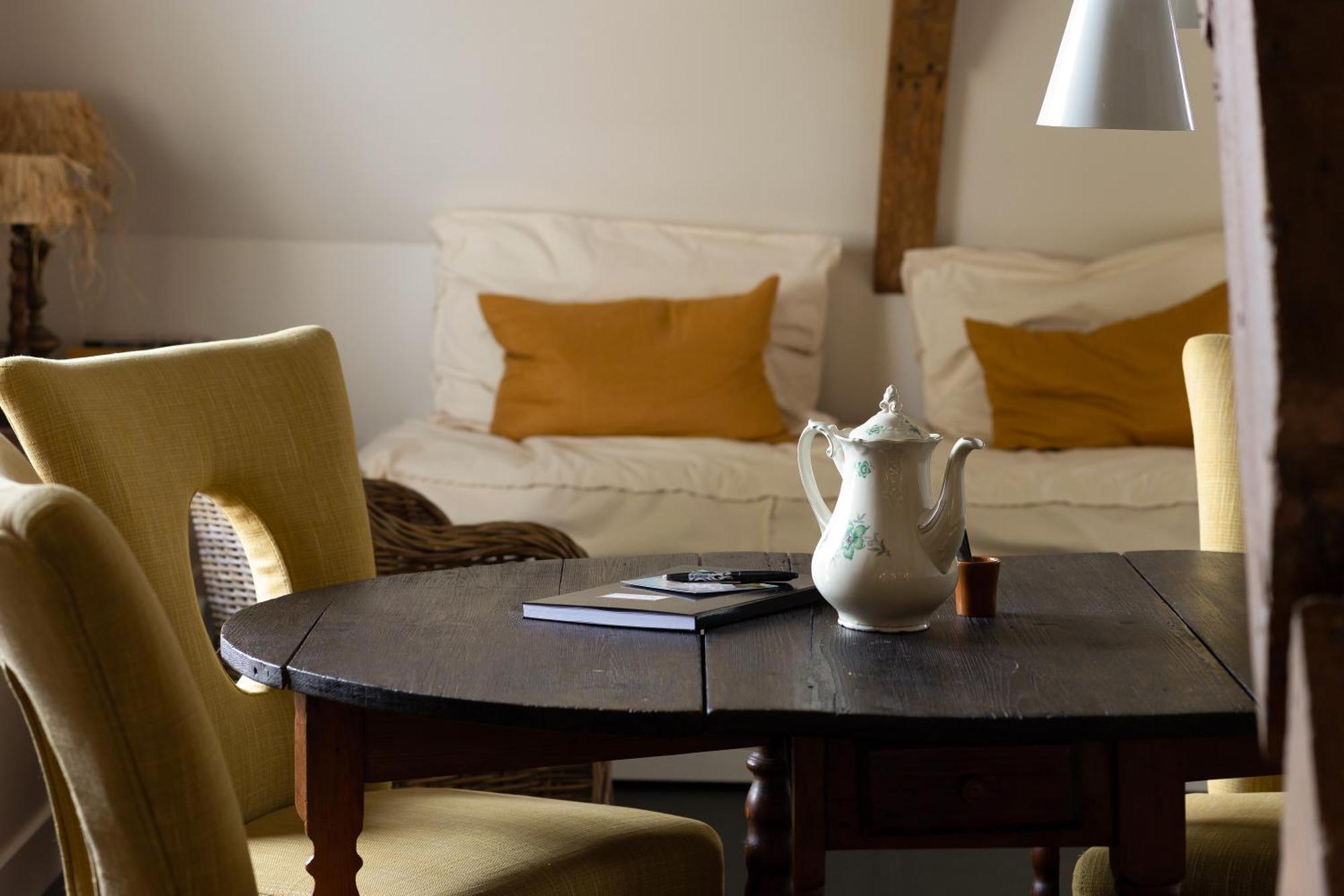 Boutique Hotel Jongwijs Westzaan Esterno foto