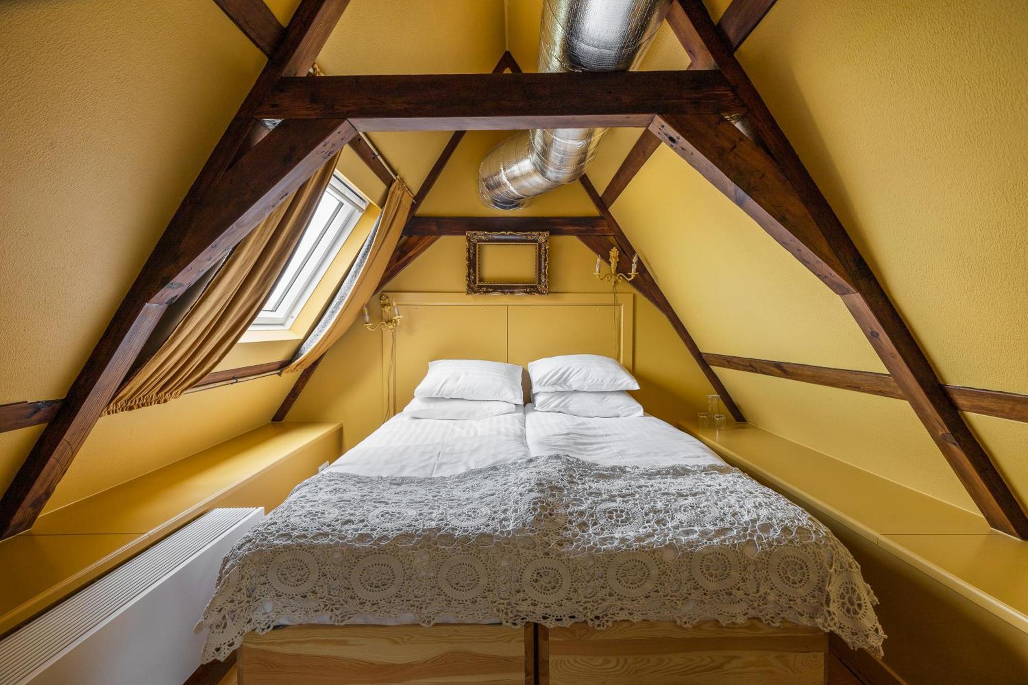 Boutique Hotel Jongwijs Westzaan Esterno foto