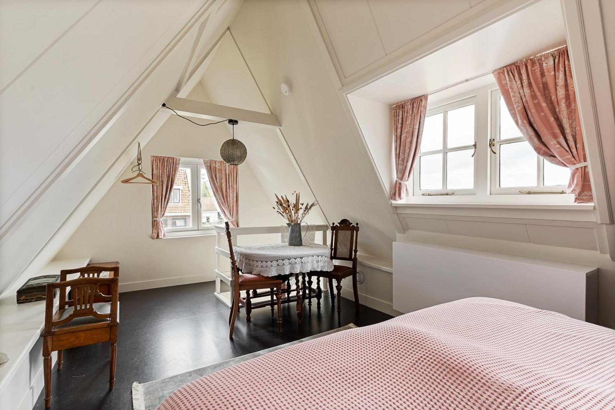 Boutique Hotel Jongwijs Westzaan Esterno foto
